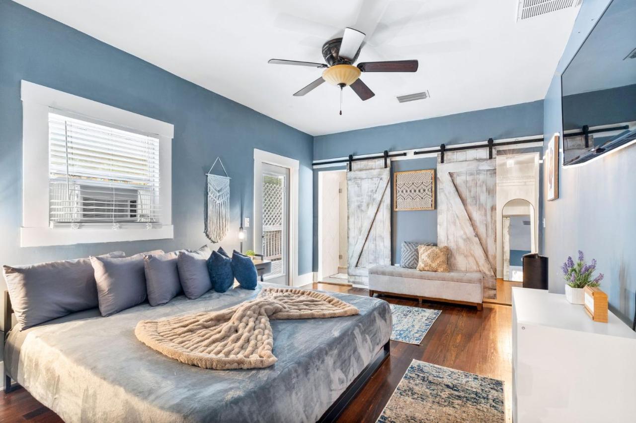 Four Different Options At One Great Location-- 1 - Spacious 3 Bed 2 Bath House Or 2- 2Nd Floor 2 Bed 1 Bath Guesthouse Or 3- 1St Floor Studio Or 3- A Tiny Home Rv Tampa Exteriér fotografie